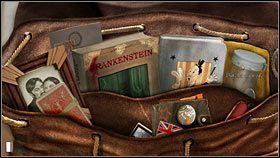 Zwierzak znajduje się z prawej strony łóżka, by go tam zlokalizować, kliknij prawy dolny róg posłania (5 pkt - Rozdział pierwszy (1) | Opis przejścia Gray Matter - Gray Matter - poradnik do gry