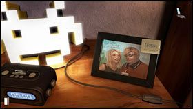 Podejdź do biurka i obadaj w zbliżeniu leżące tam czasopismo (4 pkt - Rozdział czwarty (2) | Opis przejścia Gray Matter - Gray Matter - poradnik do gry