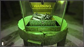 Przejdź stamtąd do pokoju Damy Pik (drugie drzwi po lewej) - Rozdział ósmy (2) | Opis przejścia Gray Matter - Gray Matter - poradnik do gry