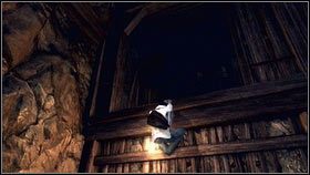 Podejdź do ściany obok używanego przed chwilą mechanizmu [1], przytrzymaj RT i wespnij się na górę [2] - Sekwencja 2 - A Wilderness of Tiger (1) | Opis przejścia AC Brotherhood - Assassins Creed: Brotherhood - poradnik do gry