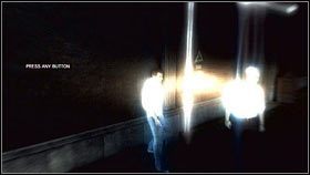 Po obejrzeniu krótkiej cut-scenki, pobiegnij za mężczyzną na zewnątrz budynku i wciśnij obok niego dowolny klawisz [1] - Sekwencja 2 - A Wilderness of Tiger (2) | Opis przejścia AC Brotherhood - Assassins Creed: Brotherhood - poradnik do gry