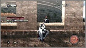 Po obejrzeniu cut-scenki, wdrap się na ścianę po prawej [1] i zabij stojącego tam strażnika [2] - Sekwencja 4 - Den of Thieves (1) | Opis przejścia AC Brotherhood - Assassins Creed: Brotherhood - poradnik do gry