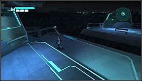 Walka z Czarnym Strażnikiem jest bardzo prosta - wystarczą cztery uderzenia w ziemię, by pokonać wroga - Rozdział 2 - Odłączenie | Opis przejścia Tron Evolution - Tron Evolution - poradnik do gry