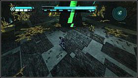 Walka z Flynnem w początkowych etapach jest bardzo prosta - atakujemy go, gdy zmienia pancerz na kolor zielony - Rozdział 5 - Przyjaciel czy wróg? (2) | Opis przejścia Tron Evolution - Tron Evolution - poradnik do gry