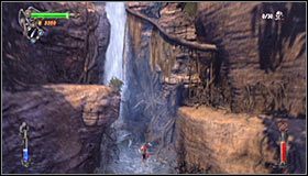 Także i w tym przypadku musisz się opuścić, a wylądujesz na niewielkiej półce - Etap 1 - Enchanted Forest (1) | Rozdział 2 | Solucja Castlevania Lords of Shadow - Castlevania: Lords of Shadow - poradnik do gry