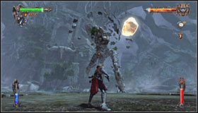 Broń się tak długo aż gra wyświetli krótką cut-scenkę, informującą Cię o tym, że boss chce rzucić w Ciebie pojedynczą płonącą skałę #1 - Etap 8 - Sanctuary of Titans (1) | Rozdział 2 | Castlevania Lords of Shadow - Castlevania: Lords of Shadow - poradnik do gry