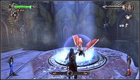 Przygotuj się, bo boss wystrzeli w Twoją stronę promień i w celu jego odbijania musisz rytmicznie wciskać wskazany przez grę przycisk #1 - Etap 4 - The Throne Room (2) | Rozdział 8 | Solucja Castlevania Lords of Shadow - Castlevania: Lords of Shadow - poradnik do gry