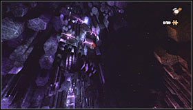 Główny bohater automatycznie rozbuja się na łańcuchu i złapie się nowej krawędzi - Etap 1 - Titan Graveyard (1) | Rozdział 10 | Solucja Castlevania Lords of Shadow - Castlevania: Lords of Shadow - poradnik do gry