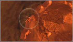 W trakcie przemieszczania się po ciele tytana pamiętaj przede wszystkim o tym żeby zawsze SZYBKO przytrzymywać prawy trigger w momentach gdy boss chce Cię zrzucić #1 - Etap 2 - The Dracolich (1) | Rozdział 11 | Solucja Castlevania Lords of Shadow - Castlevania: Lords of Shadow - poradnik do gry