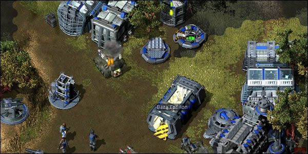 Staraj się rozmieszczać budynki na sporej przestrzeni, jednak każdy musi być dobrze chroniony. - Amerykanie #10 | Original War - Original War - poradnik do gry