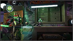 Kawałek dalej znajdziemy panel ze skoczniami, który można podnieść - Zaostrzony rygor | Fabryka lepszego jutra | LittleBigPlanet 2 - LittleBigPlanet 2 - poradnik do gry