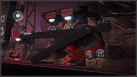 Poniżej bierzemy bombę z dystrybutora i zawracamy w lewo - można tu zebrać kilka przedmiotów, ale trzeba wysadzić przejście do nich - Bum za zeta (1) | Fabryka lepszego jutra | LittleBigPlanet 2 - LittleBigPlanet 2 - poradnik do gry