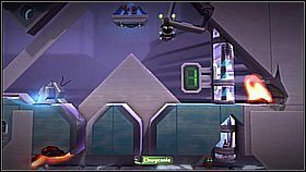 Za nimi musimy zrzucić cztery Sackboty na taśmę produkcyjną przez szczeliny - puszczamy je na zielone fragmenty - Skazani na Sackboty | Avalonia | LittleBigPlanet 2 - LittleBigPlanet 2 - poradnik do gry