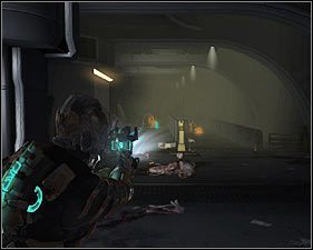 Polecam ustawić się w pokazanym na pierwszym screenie narożniku #1, a to dlatego, że w jego sąsiedztwie nie ma żadnych otworów szybów wentylacyjnych, z których mogłyby wyskakiwać potwory - Rozdział 2 (2) | Opis przejścia gry Dead Space 2 - Dead Space 2 - poradnik do gry