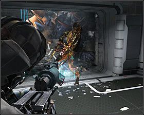 Potwory zaczną atakować dopiero wtedy gdy wyjdziesz z korytarza i spróbujesz zbliżyć się do recepcji #1 - Rozdział 13 (1) | Opis przejścia gry Dead Space 2 - Dead Space 2 - poradnik do gry