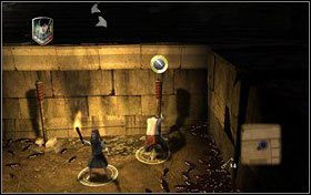 Po lewej stronie, tuż za ścianą podnosimy brakujący fragment dźwigni - jest on niewidoczny dla nas, ale na mini mapie jest oznaczony ikonką puzzli - Rozdział 2 - Ruiny Ker Paravel (2) | Opis przejścia - Opowieści z Narnii: Książę Kaspian - poradnik do gry