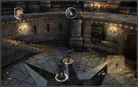 Wychodzimy na górę i biegniemy w lewo - w trzeciej wnęce znajduje się kolejny dzwon, którego obsługę oczywiście likwidujemy - Rozdział 3 - Infiltracja zamku Miraza (2) | Opis przejścia - Opowieści z Narnii: Książę Kaspian - poradnik do gry