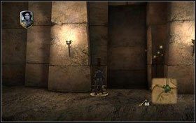 Podnosimy leżący w jeziorku fragment dźwigni i montujemy go po lewej od drzwi - Rozdział 5 - Kopiec Aslana (2) | Opis przejścia - Opowieści z Narnii: Książę Kaspian - poradnik do gry