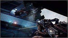 W hangarze znajdziesz skrzynię z amunicją - Infiltracja Stahl Arms (2) | Opis przejścia Killzone 3 - Killzone 3 - poradnik do gry