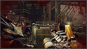 Biegnąc dalej trafisz na wrogów i kolejnego robota - Skrót przez złomowisko (1) | Opis przejścia Killzone 3 - Killzone 3 - poradnik do gry