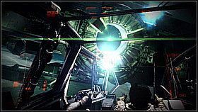 Kluczową sprawą jest zniszczenie hipernapędu - gdy znajdziesz się koło niego celuj w trzy ciemniejsze miejsca (zostaną podświetlone czerwonym znacznikiem) - Przechwycenie (2) | Opis przejścia Killzone 3 - Killzone 3 - poradnik do gry