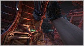 Po jego zakończeniu wciskaj na przemian lewy i prawy guzik myszki, aby przemieszczać się trzymając rury - Prolog (1) | Opis przejścia Bulletstorm - Bulletstorm - poradnik do gry