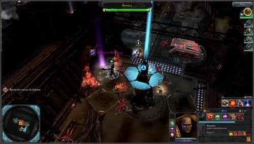 Nasze pierwsze kroki powinniśmy skierować do węzła zaopatrzenia [MD04 punkt 2], czeka nas przy nim mała zasadzka przygotowana przez bestie wychodzące ze ściany, a dokładniej z rur w niej tkwiących - 4 - Sąd Zgnilizny - Ładownia objęta kwarantanną - Misje opcjonalne - Warhammer 40,000: Dawn of War II - Retribution - poradnik do gry