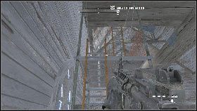 Jeśli chcesz możesz skierować swoje kroki w prawo, gdzie na półce znajdziesz karabin snajperski lub naboje do już posiadanego - Misja 5 - Strategiczny region (2) | Opis przejścia Homefront - Homefront - poradnik do gry