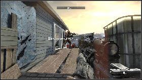 Szybko skieruj się w kierunku pomarańczowej drabiny, po której wejdź na szczyt budynku [1] - Misja 1 - Pretekst do wojny (2) | Opis przejścia Homefront - Homefront - poradnik do gry