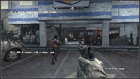 Po staranowaniu autobusu przez pojazd ruchu oporu podnieś pistolet [1], opuść wrak podchodząc do kabiny kierowcy i wciskając klawisz E, a następnie zacznij biec za swoimi kompanami - Misja 1 - Pretekst do wojny (1) | Opis przejścia Homefront - Homefront - poradnik do gry