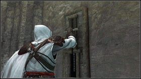 Zaraz po wejściu wdrap się na filary stojące przez tobą [1], a następnie skręć w prawo - Odzyskana sekwencja - Zaginięcie Leonarda (6) | DLC Assassins Creed Brotherhood - Assassins Creed: Brotherhood - poradnik do gry