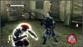 Żeby zdobyć pełną synchronizację, zabij po jednym mężczyźnie z każdej pary [1], podnieś jego broń (SHIFT), a następnie dobij nią drugiego przeciwnika [2] - Kontrakty asasynów (1) | Zadania poboczne Assassins Creed Brotherhood - Assassins Creed: Brotherhood - poradnik do gry