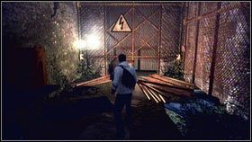 Skacząc po kolejnych elementach konstrukcji, dotrzesz do zniszczonego kamiennego muru[1] - Sekwencja 9 - Upadek (1) | Opis przejścia Assassins Creed Brotherhood - Assassins Creed: Brotherhood - poradnik do gry