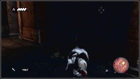 Po chwili żołnierz zacznie wracać na swój posterunek [1] - Sekwencja 4 - Kryjówka Złodziei (2) | Opis przejścia AC Brotherhood - Assassins Creed: Brotherhood - poradnik do gry