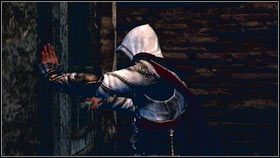 Żeby je otworzyć, podejdź do mechanizmu z prawej [1], a następnie wciśnij SHIFT [2] - Sekwencja 2 - Legowisko bestii (4) | Opis przejścia AC Brotherhood - Assassins Creed: Brotherhood - poradnik do gry