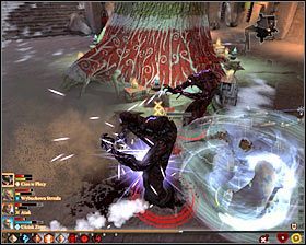 Huon przyzwie sobie na pomoc całkiem pokaźną grupę potworów, ale to jego warto zaatakować w pierwszej kolejności #1 - Na wolności (2) | Questy główne - Akt 3 | Solucja Dragon Age II - Dragon Age II - poradnik do gry