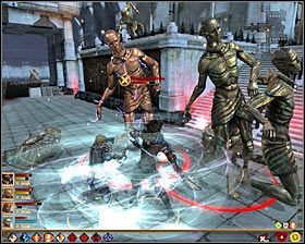 Pokonanie strażnika bramy będzie oznaczało awansowanie do najtrudniejszej części tej bitwy, albowiem oprócz Meredith na dziedzińcu zaczną się również pojawiać mniejsze posągi niewolników #1 - Tego już za wiele (5) | Questy główne - Akt 3 | Solucja Dragon Age II - Dragon Age II - poradnik do gry