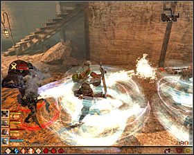 Bitwa składa się z aż pięciu części, przy czym dopiero po awansowaniu do ostatniej fazy Quentin stanie się aktywnym uczestnikiem walk - To, co pozostało (3) | Questy główne - Akt 2 | Solucja Dragon Age II - Dragon Age II - poradnik do gry