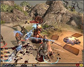 Tradycyjnie już kliknij na postaci Heborah i bitwę rozpocznij od jak najszybszego zlikwidowania zbiegłego maga #1 - Łowca nagród | Questy poboczne - Akt 2 | Solucja Dragon Age II - Dragon Age II - poradnik do gry