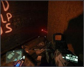 Pamiątkę można znaleźć już na początku etapu - Pamiątki z Nowego Jorku (1) | Znajdźki w Crysis 2 - Crysis 2 - poradnik do gry