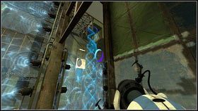 Po dotarciu na górę chudszy robot musi stworzyć czerwoną dziurę na końcu niebieskiego strumienia [1] - Rozdział 5 - Żele mobilności (1) | Tryb współpracy Portal 2 - Portal 2 - poradnik do gry