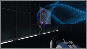 Pomarańczowa maszyna powinna umieścić pomarańczowy portal na końcu pionowego strumienia [1] - Rozdział 4 - Świetlna bariera (3) | Tryb współpracy Portal 2 - Portal 2 - poradnik do gry