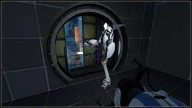 Po wejściu do tunelu, chuda maszyna będzie przelatywała obok pomarańczowej dziury - Rozdział 4 - Świetlna bariera (2) | Tryb współpracy Portal 2 - Portal 2 - poradnik do gry