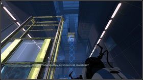 Po wejściu do pomieszczania nich chudy robot stworzy granatowy portal na ścianie po lewej [1], a błękitny nad niebieskim promieniem [2] - Rozdział 4 - Świetlna bariera (2) | Tryb współpracy Portal 2 - Portal 2 - poradnik do gry