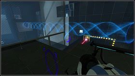 Wystarczy postawić naprzeciwko niego granatowy czerwony [1], a powstaną schody prowadzące do wyjścia [2] - Rozdział 4 - Świetlna bariera (1) | Tryb współpracy Portal 2 - Portal 2 - poradnik do gry