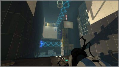 Na początku niech pomarańczowy robot stworzy czerwony portal na końcu strumienia, a pomarańczowy po drugiej stronie przepaści - Rozdział 4 - Świetlna bariera (1) | Tryb współpracy Portal 2 - Portal 2 - poradnik do gry