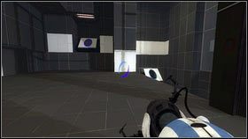 W tym czasie niebieski robot powinien przy pomocy dziur wejść na podest z prawej [1] - Rozdział 2 - Masa i prędkość (2) | Tryb współpracy Portal 2 - Portal 2 - poradnik do gry