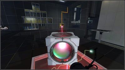 Po rozpoczęciu etapu niech niebieski robot chwyci skrzynkę z lustrem i używając jej skieruje pobliski laser w przełącznik z lewej - Rozdział 1 - Tworzenie zespołu (3) | Tryb współpracy Portal 2 - Portal 2 - poradnik do gry