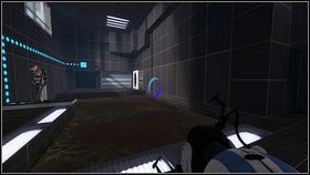 Na początku niech gruby robot stworzy granatowy portal na ścianie obok [1], a błękitny po drugiej stronie przepaści [2] - Rozdział 1 - Tworzenie zespołu (2) | Tryb współpracy Portal 2 - Portal 2 - poradnik do gry