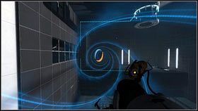 Wejdź teraz do pionowego promienie, przeskocz z niego na poziomy, a następnie bardzo szybko wystrzel niebieski otwór na ścianę pod czerwonym podestem [1] - Rozdział 8 - Swędzenie (2) | Opis przejścia Portal 2 - Portal 2 - poradnik do gry